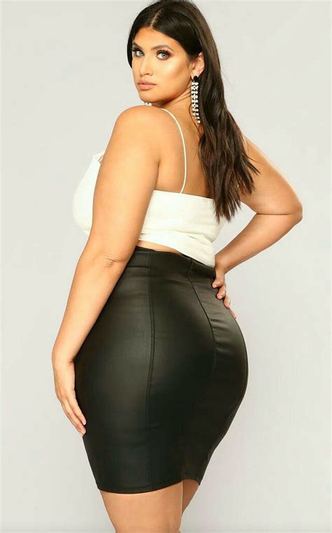 plus size nude pics|Curvy Erotic